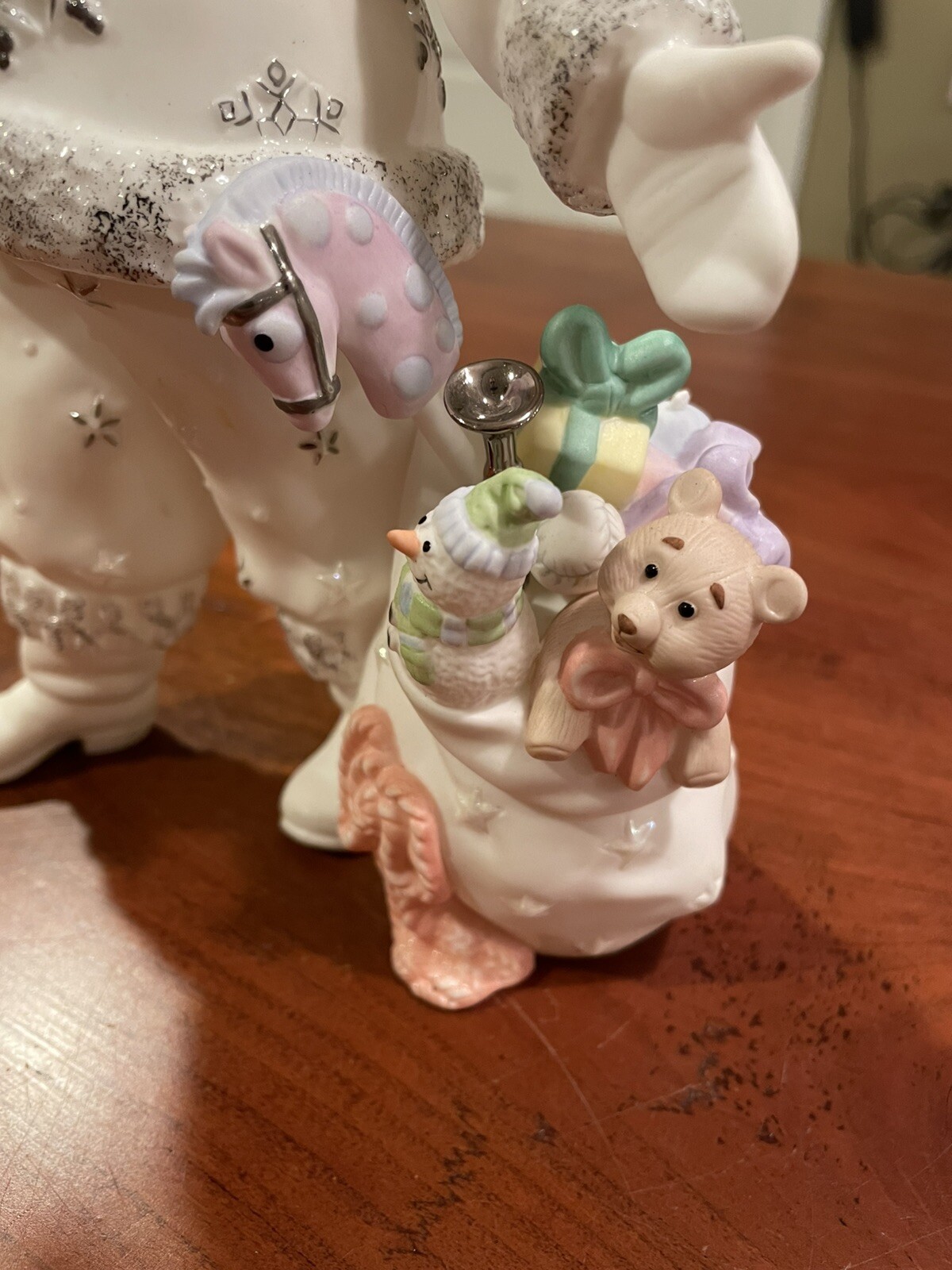 Lenox Platinum Classics – Santa’s Christmas Magic 9” Tall