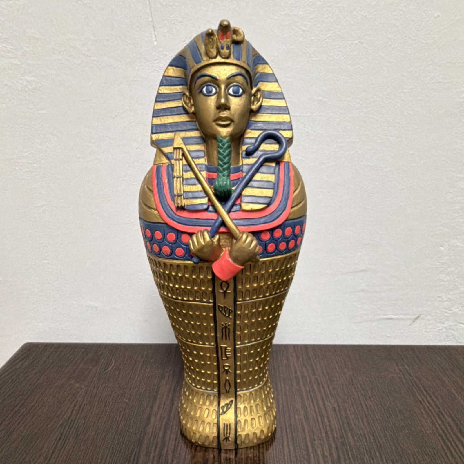 Luxor Las Vegas King Tut Egyptian Plastic Bank Figurine Gold Blue Red