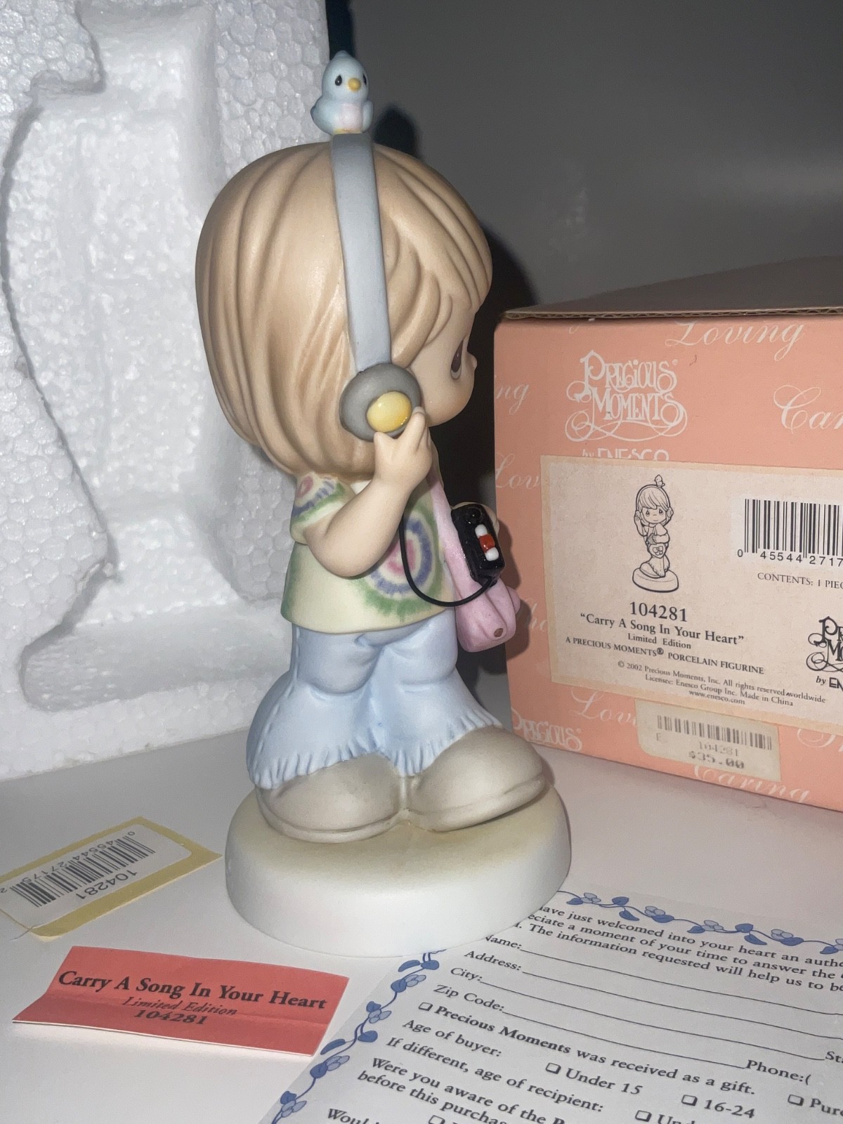 Precious Moments 104281 “Carry A Song In Your Heart” Figurine 2002 W/Box girl