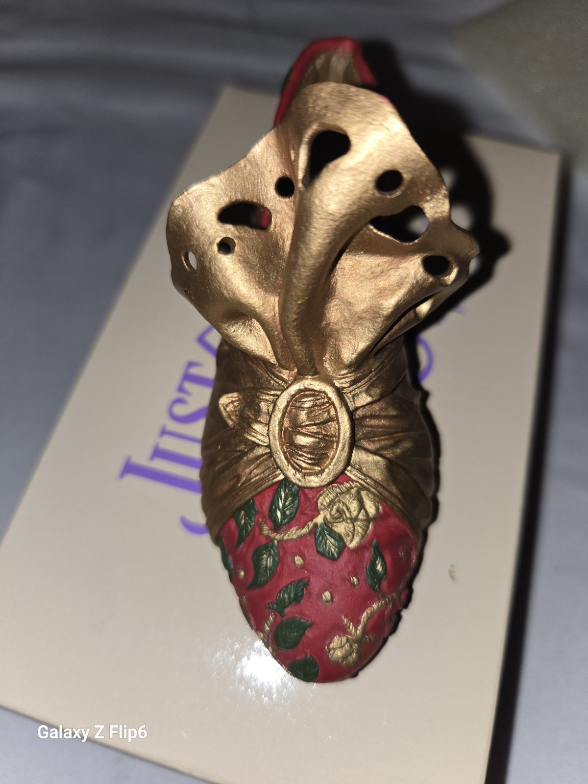 Just the Right Shoe by Raine Aladdin’s Delight Gold/Red/Green Resin Boxed 25028