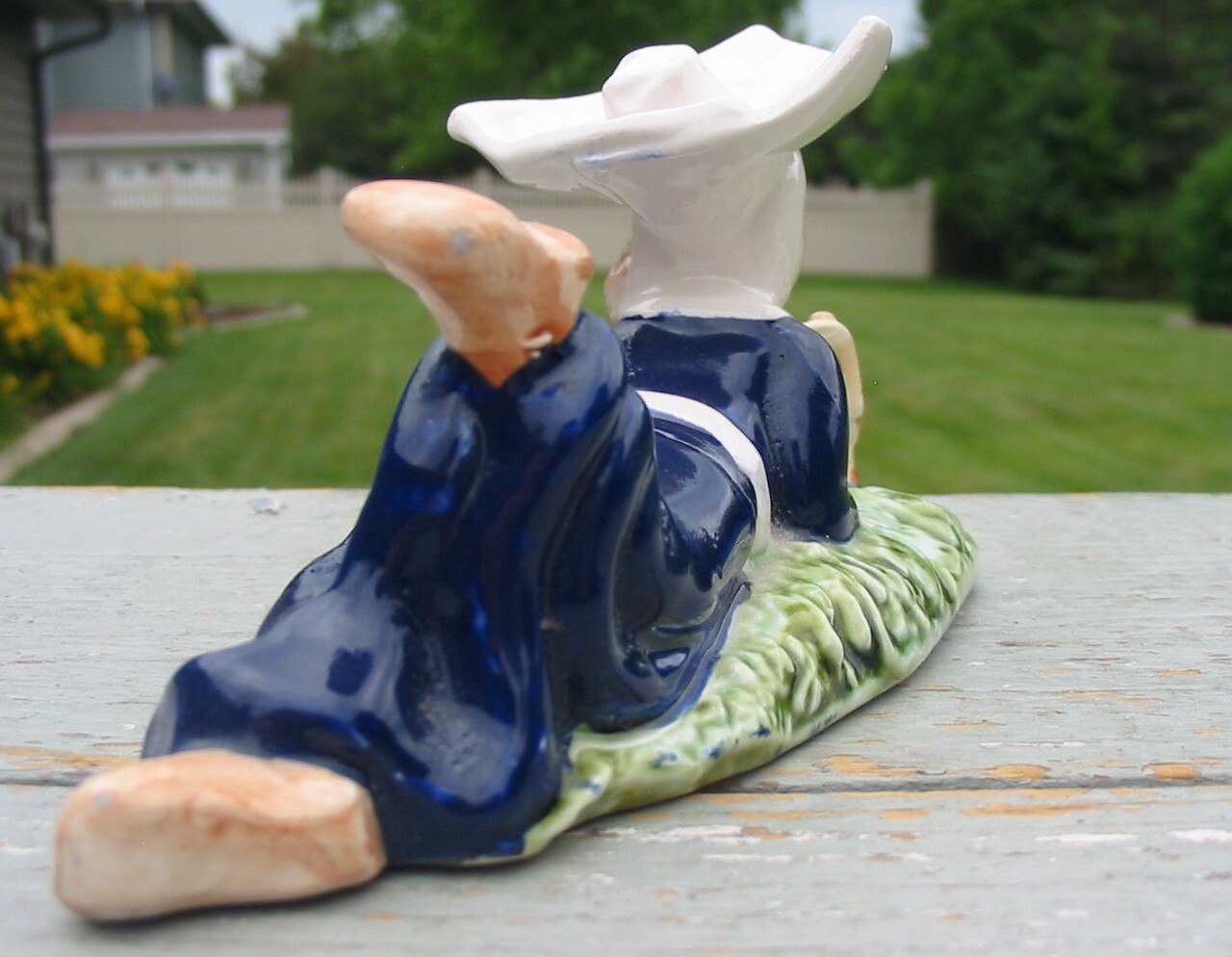Vtg 1971 Dave Grossman Designs Chill Nun Bird Worm Porcelain Figurine Cornette
