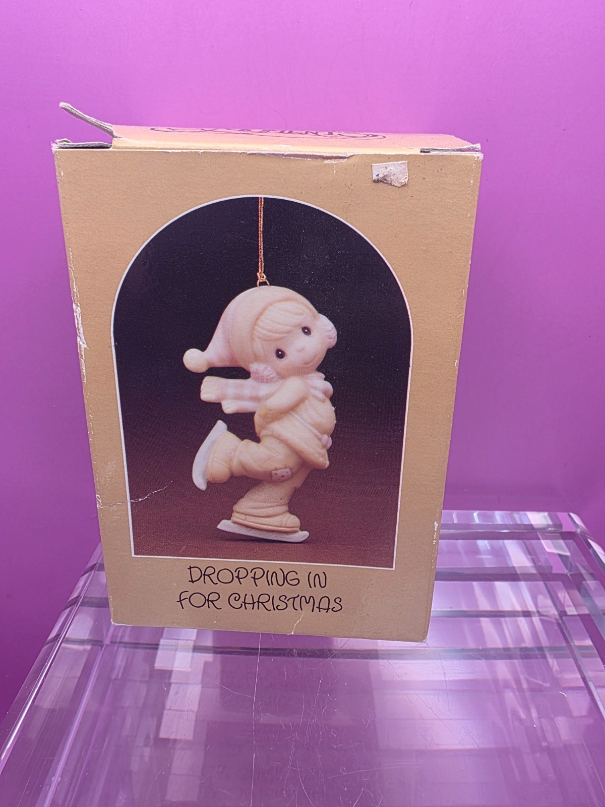 PRECIOUS MOMENTS ORNAMENT “DROPPING IN FOR CHRISTMAS” 1982 ENESCO E-2369