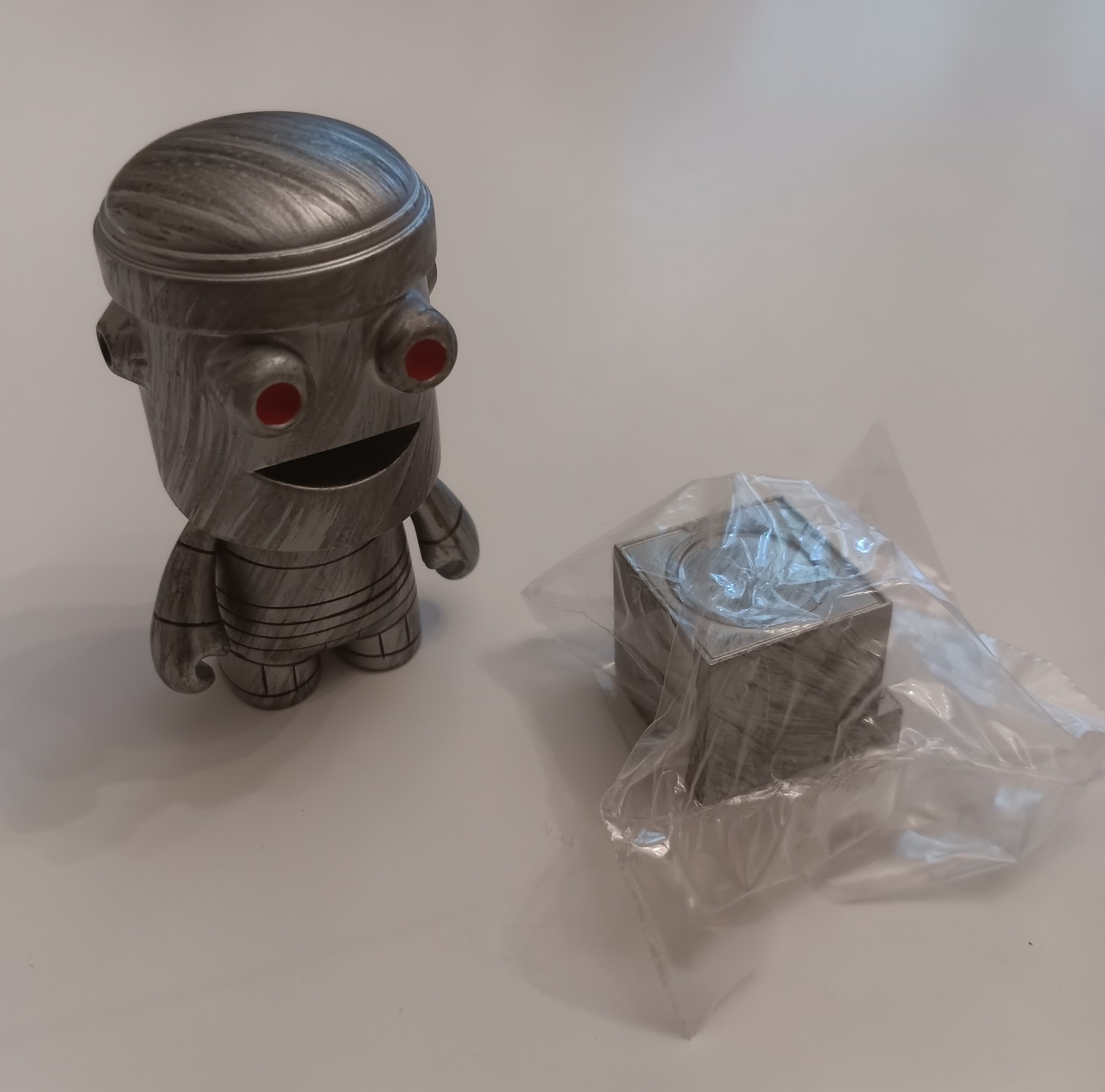 Adult Swim Series 2 KidRobot Vinyl Mini Series Humping Robot 1/48 FREE SHIPPING