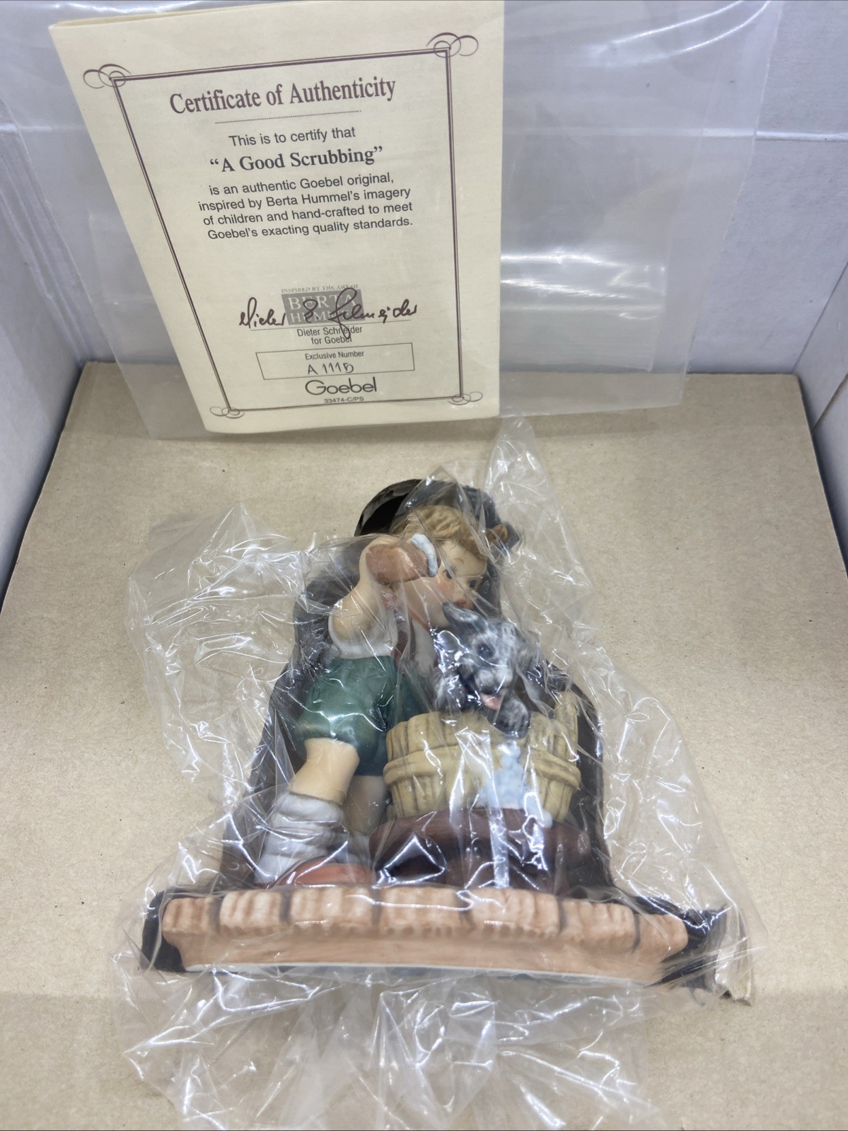 Hummel Figurine Big House Cleaning Girl Scrubbing Floor w/Brush New In Box
