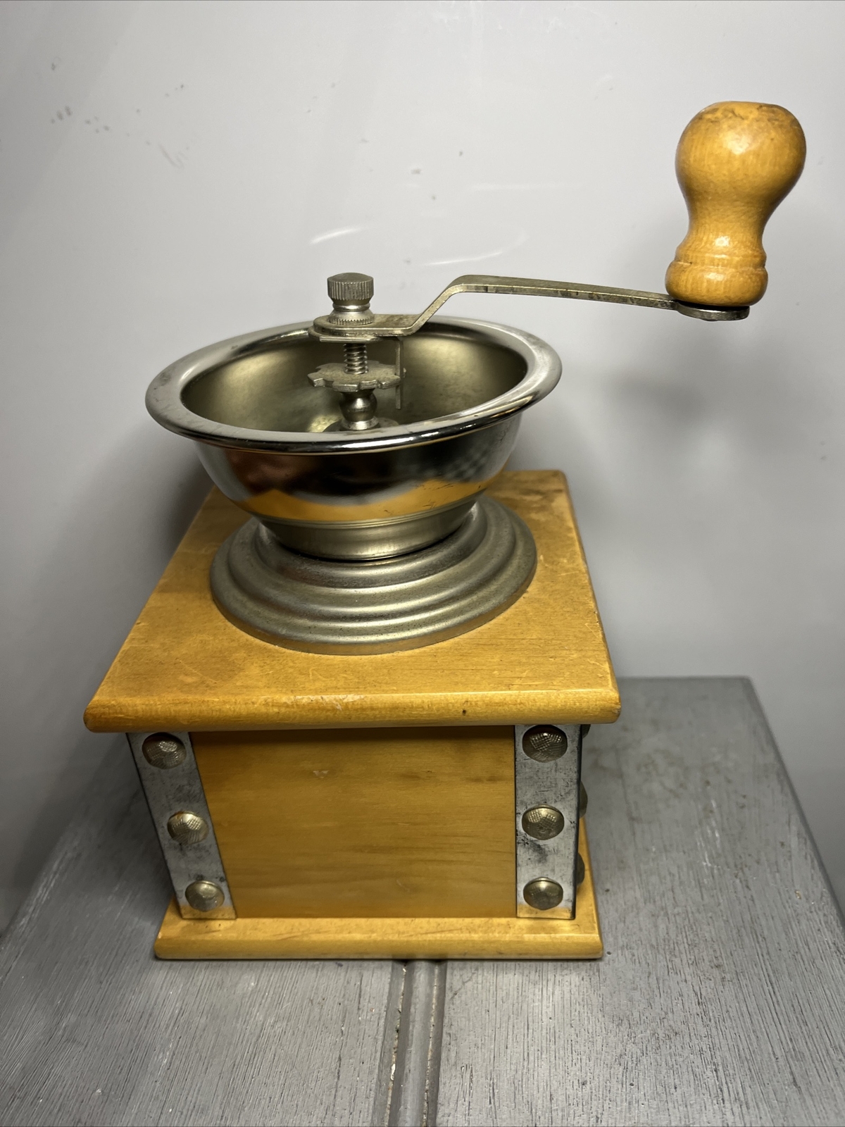 Coffee Grinder Collectable for Display unsure if its working.,