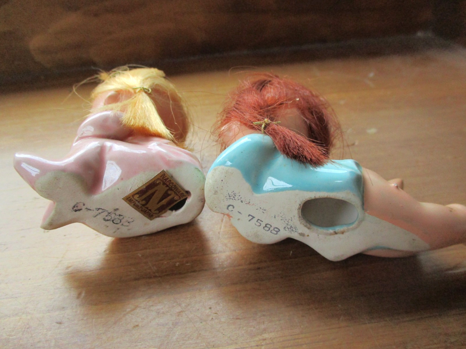 2 NAPCOWARE NAPCO JAPAN PEEK A BOO BUTT HAIR-BOW CERAMIC FIGURINES C-7588