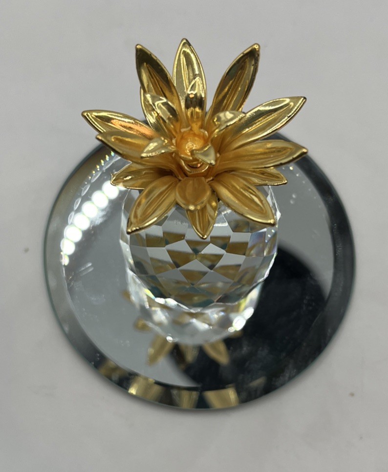 Swarovski Crystal Gold Toned Leaves Pineapple Fruit Figurine 2.5″ Tall VGC
