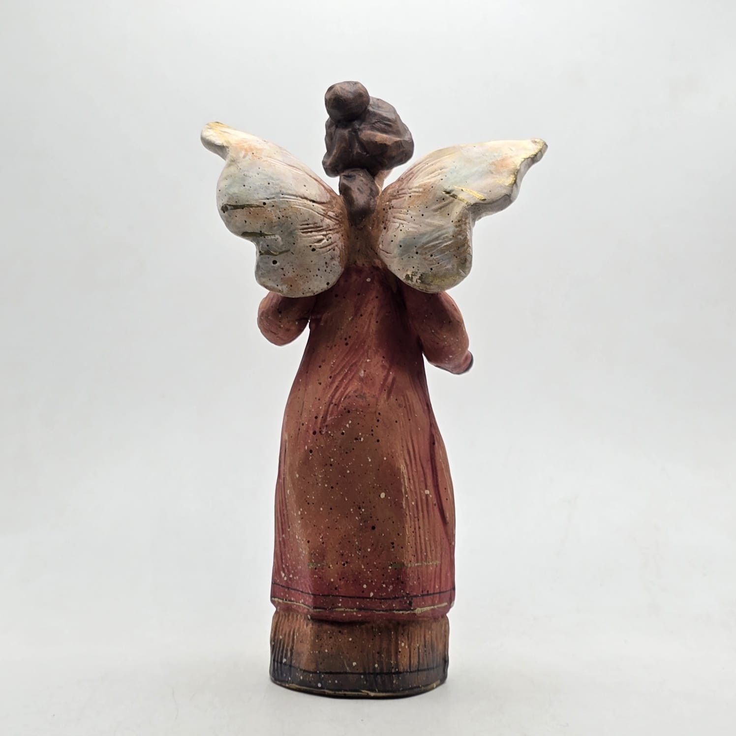 Vintage 6.25″H Terra Cotta Angel Holding a Christmas Wreath Figurine Art Pottery