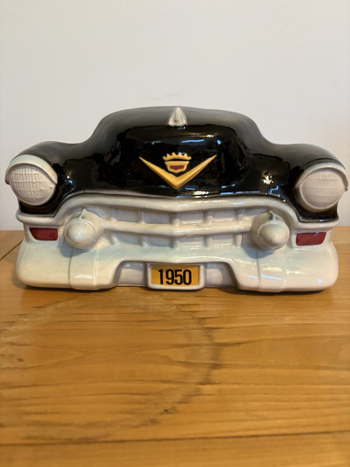 Vintage 1950s Ceramic Car Front Figurine Glossy Black/White w/Gold Red