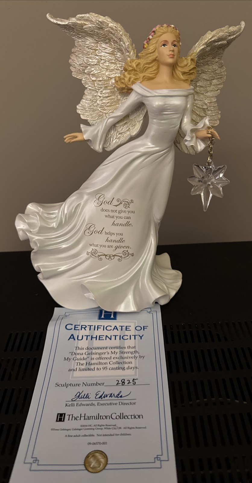Hamilton Dona Gelsinger Angel Figurine Carries Glass Star w/ Swarovski Crystal!!
