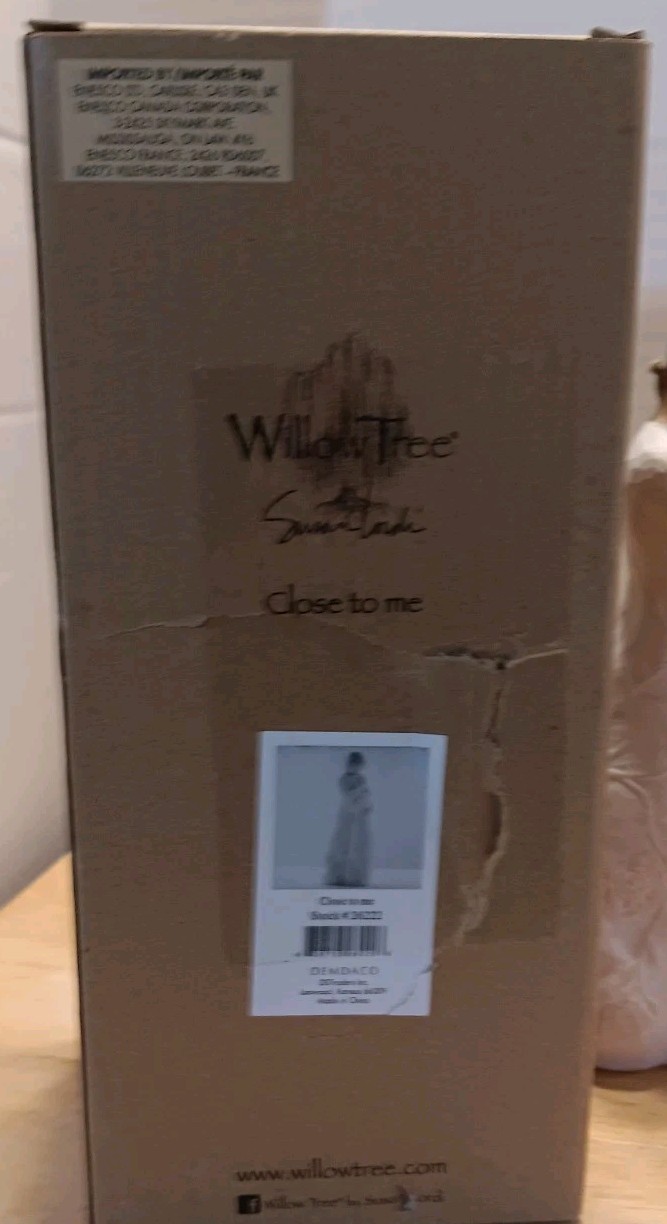 Demdaco Willow Tree Close To Me Sculpted Hand-Painted Figure Collectible