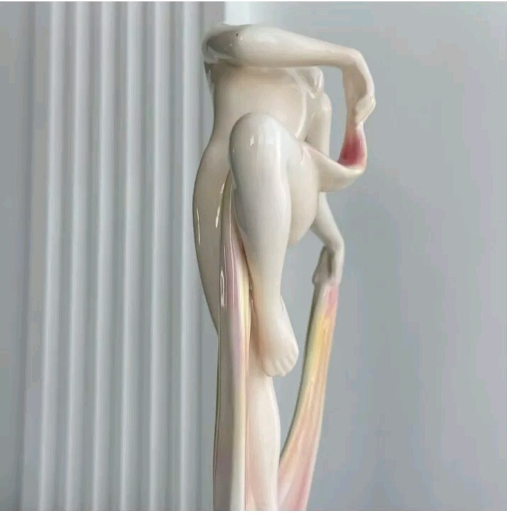 Antique Statue “Anmut” Hertwig