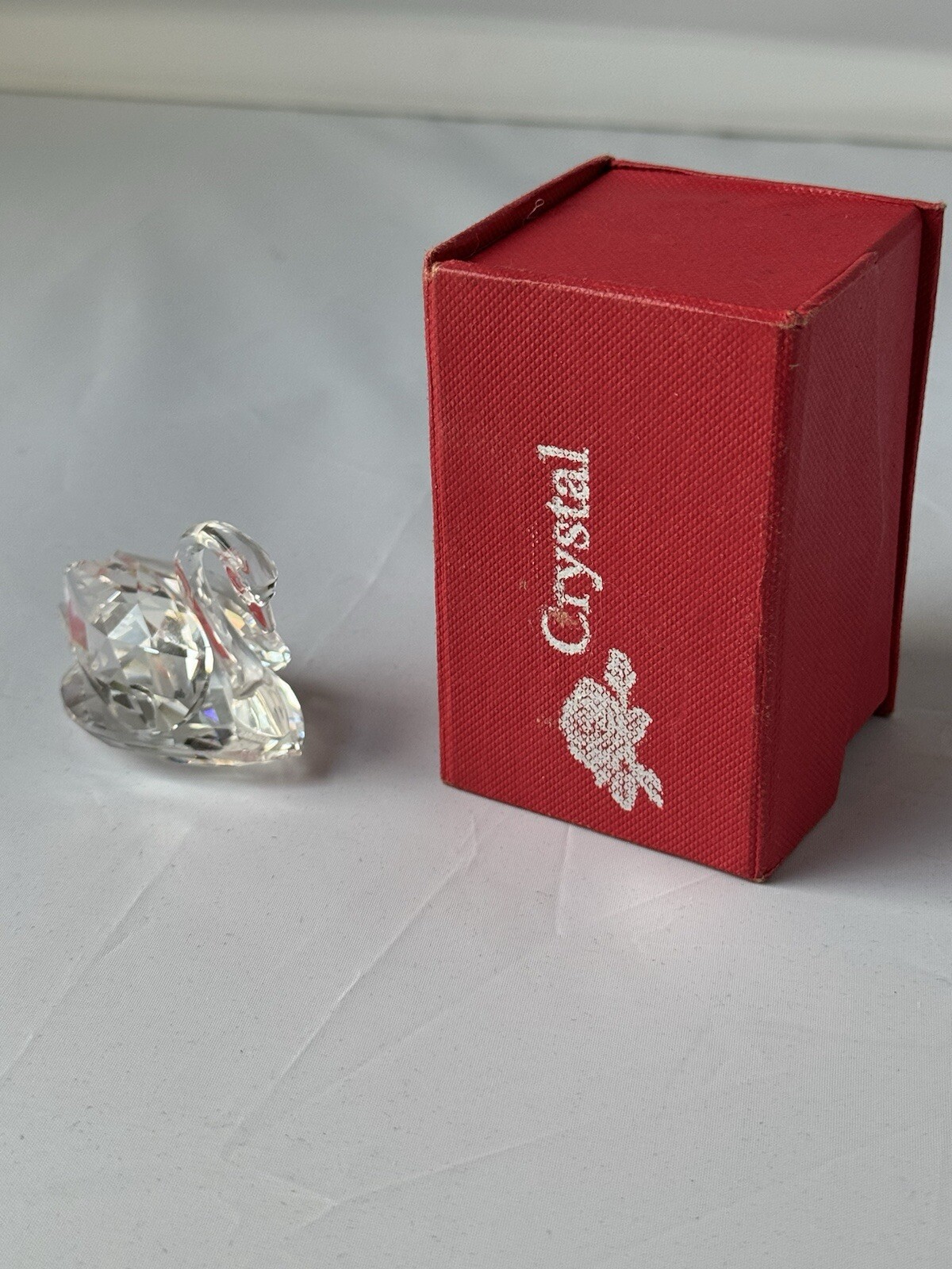 Swarovski Crystal Beauties of the Lake 1 3/4″ Medium Swan Figurine