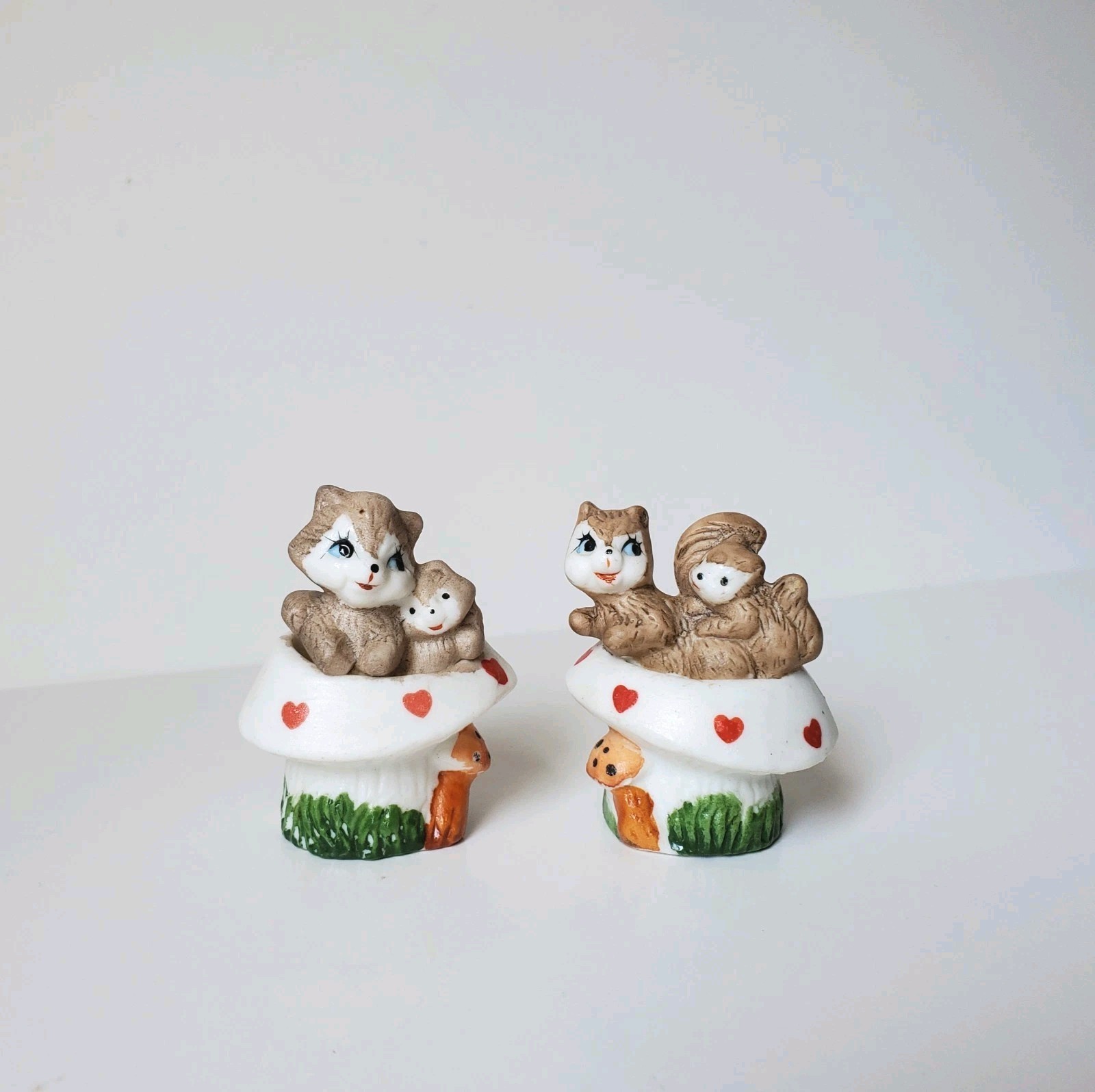 2 Vintage Enesco Figurine Ceramic Mushroom Squirrel And Raccoon 1979 Nature 70s
