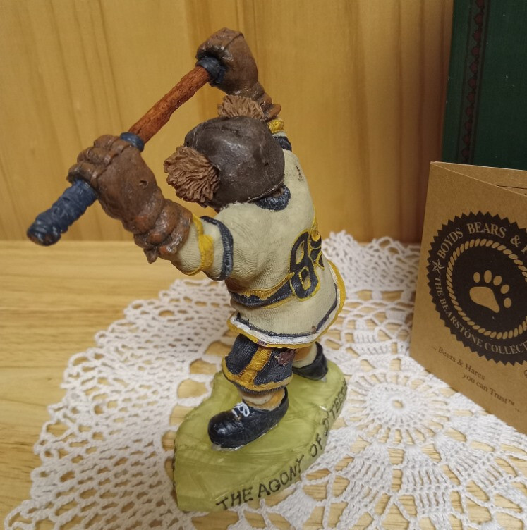 Boyds Bearstone Original Figurine Blade Hattrick Hockey 228357 Brandnew 1E/1976
