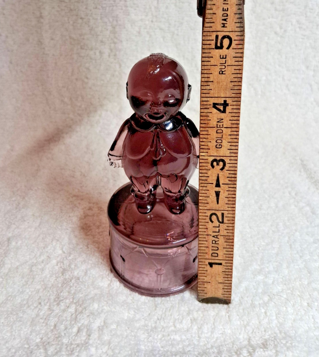 VINTAGE WESTMORELAND AMETHYST “HAPPY BOY ON DRUM” FIGURINE 1915