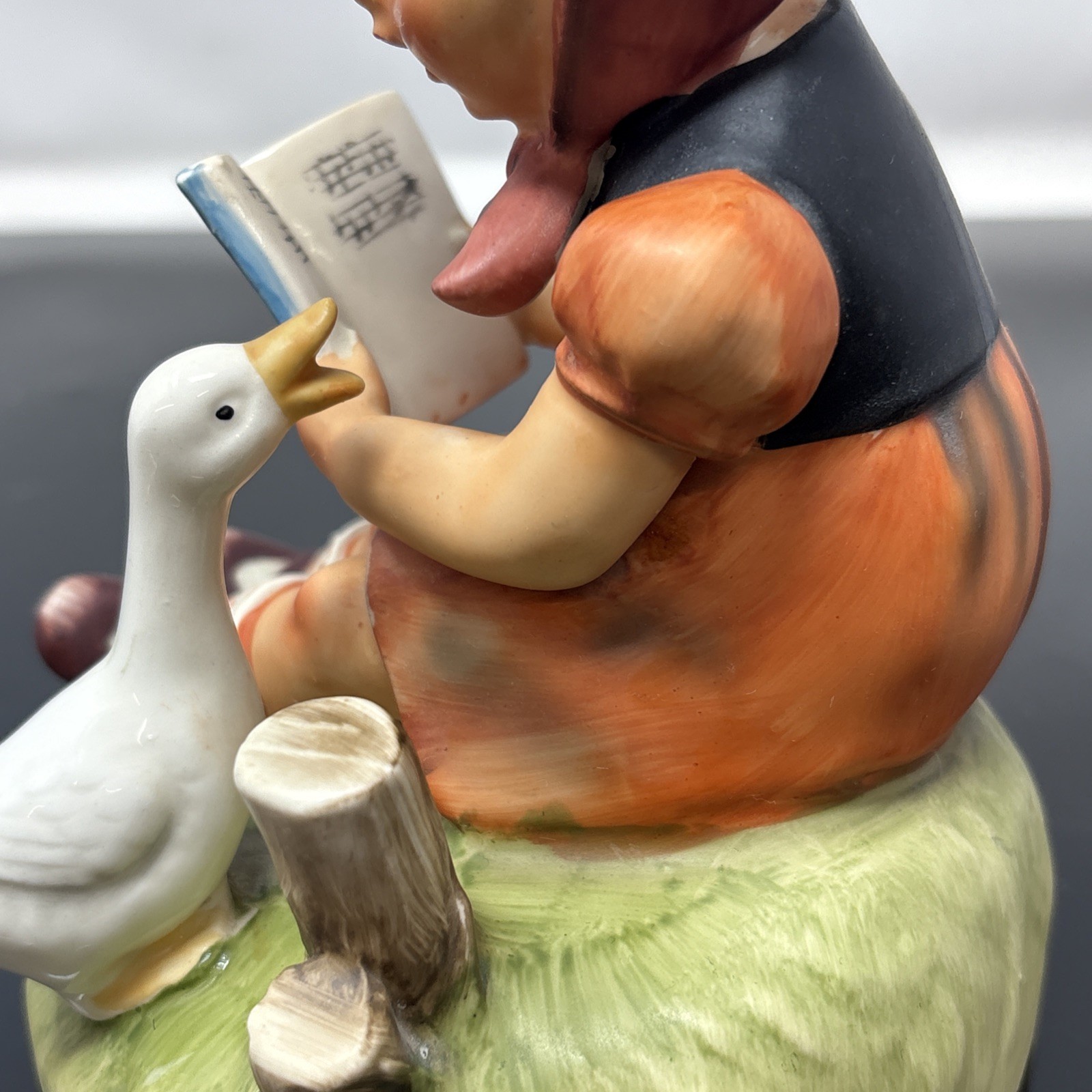 Vintage Arnart Erich Stauffer S8248 Barnyard Frolics Girl Figurine w Goose 6.75″