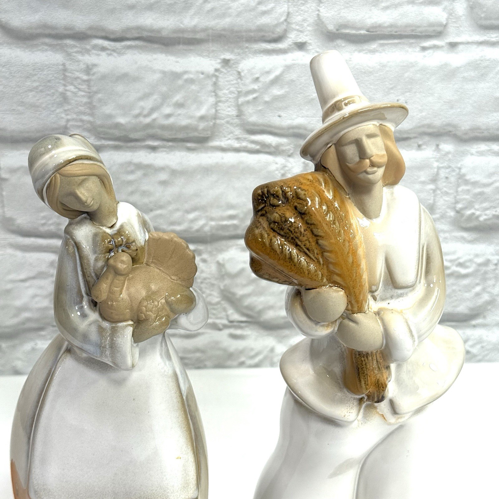 Cracker Barrel Ceramic Pilgrims Thanksgiving Figurines Home Decor Sculptures