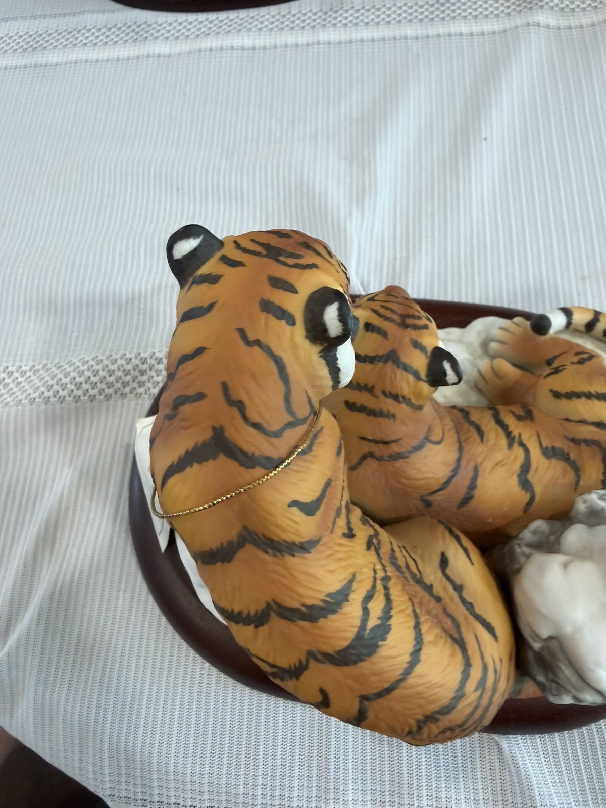 1996 Home Interior Siberian Tigers Endangered Species Masterpiece Porcelain ~ NM