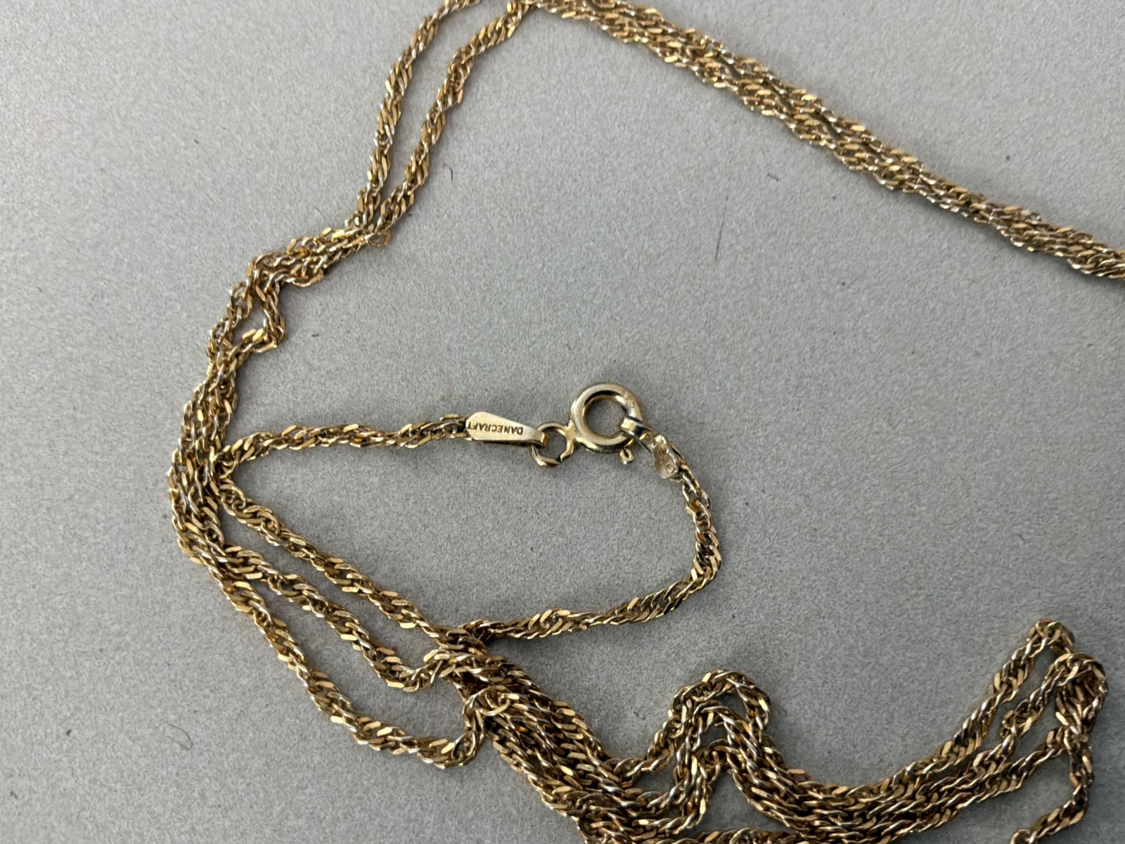 VTG Goebel Miniatures By Olszewski Goebel Collector’s Club Pendant Necklace 1982
