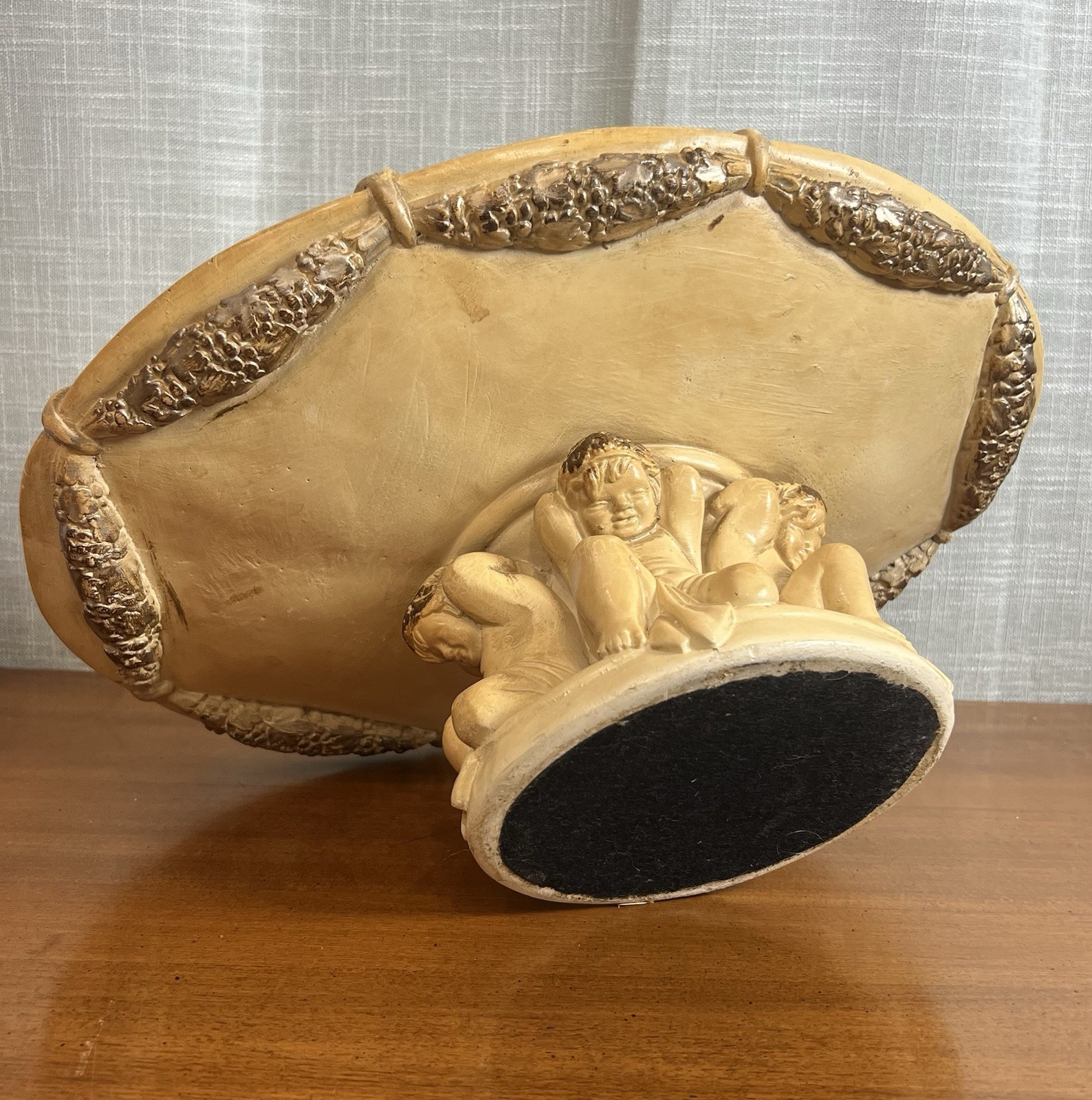 Rococo Cherubs Plaster pedestal 60’s Mid Century Decor