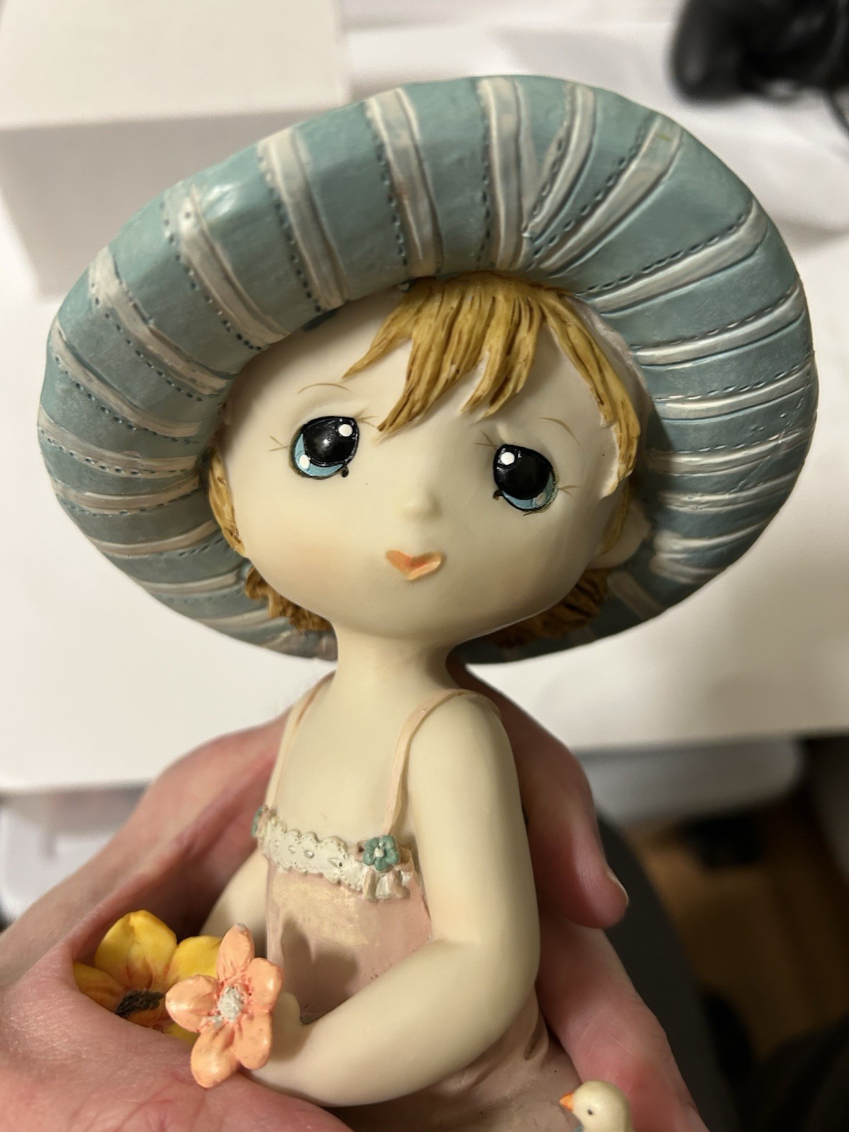 VTG Turtle King Corp Belle And Benny 9.5” Somber Young Girl with Hat and Flowers