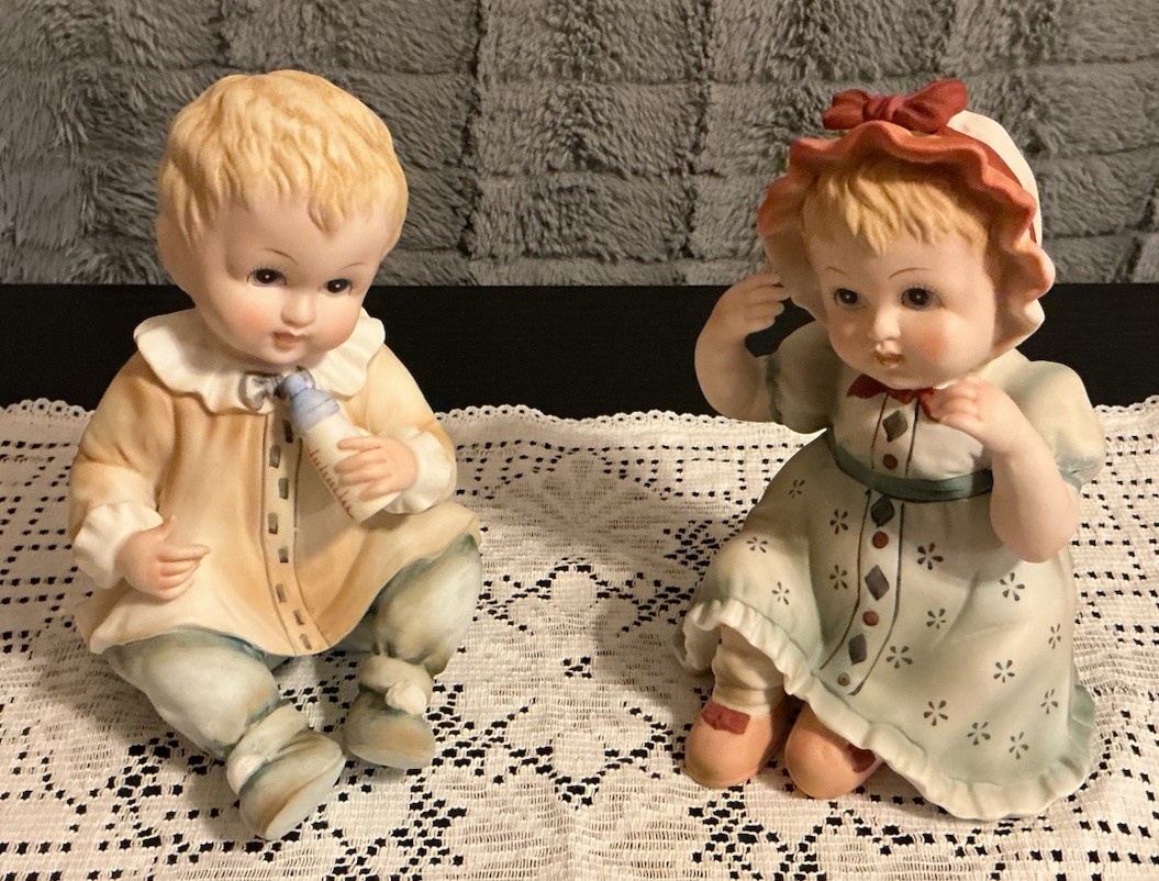 Vintage Lefton Piano Baby Figurines Boy Girl Set KW1927 Japan Porcelain Bisque