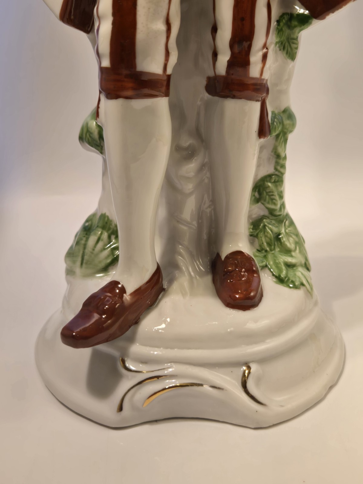 Vintage Colonial Man Hand Painted 14 1/2″Tall Porcelain Japan