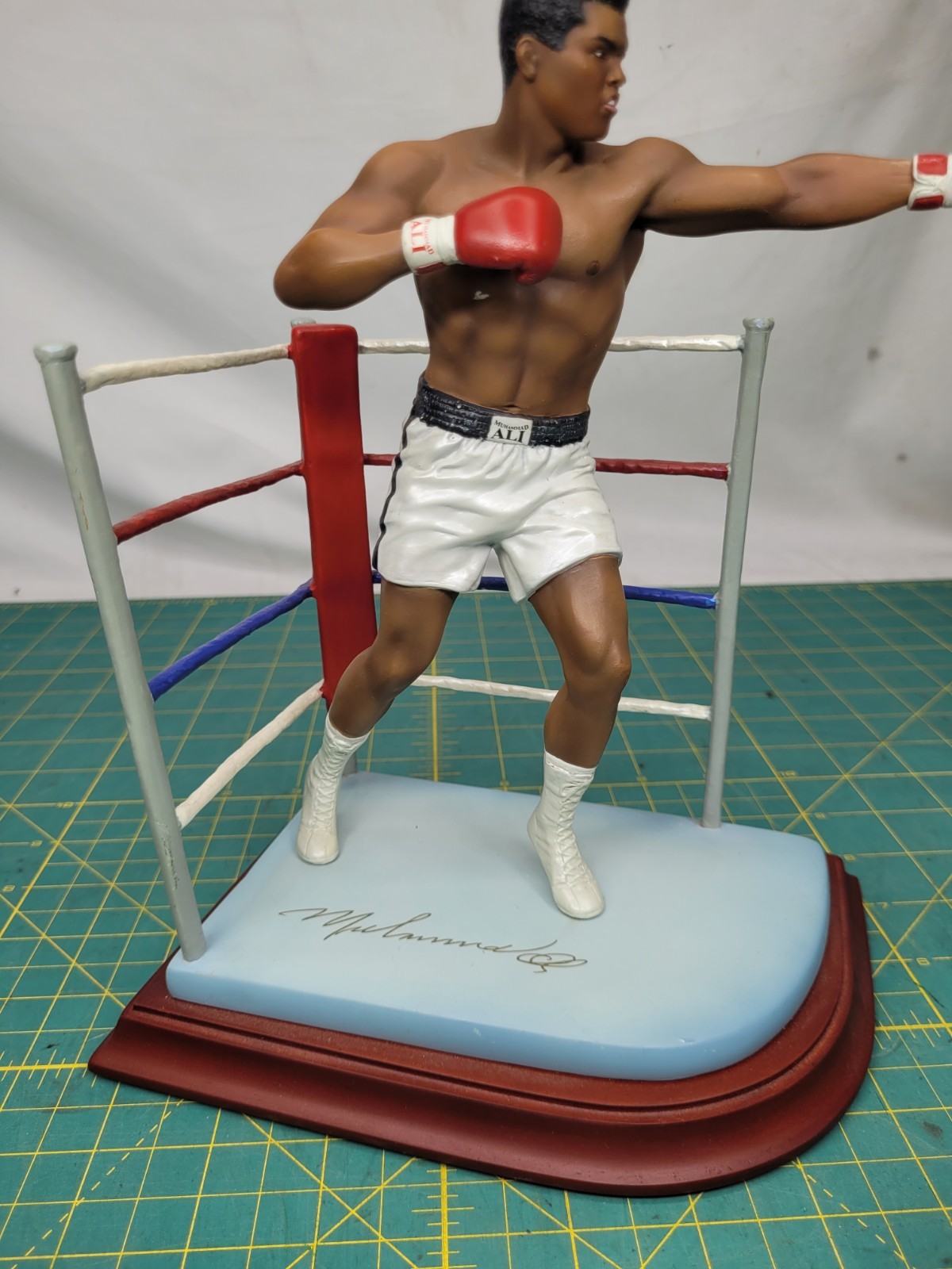 Muhammad Ali Danbury Mint Figurine The Ring 8″ Boxing Figure SEE INFO