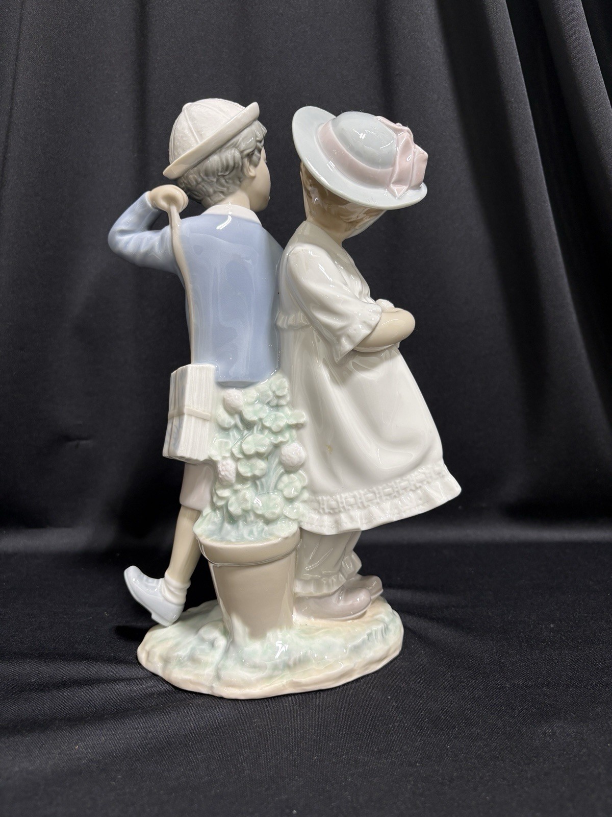 Lladró #1127 Puppy Love Figurine Retired Vicente Martinez Porcelain Dog Girl (M)