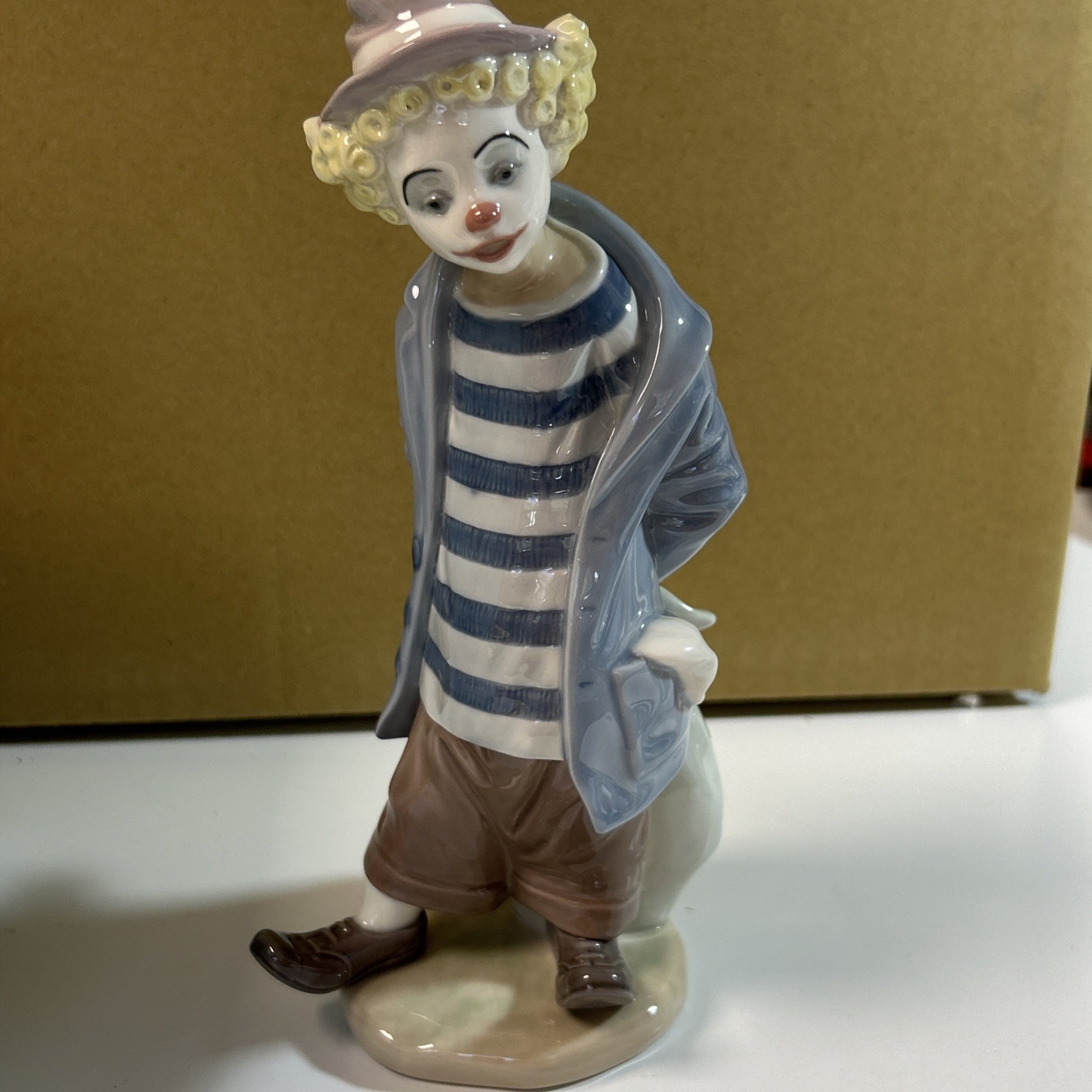 Retired Lladro 7602 Little Traveler Clown, 1986 Society Member Figure, With Box