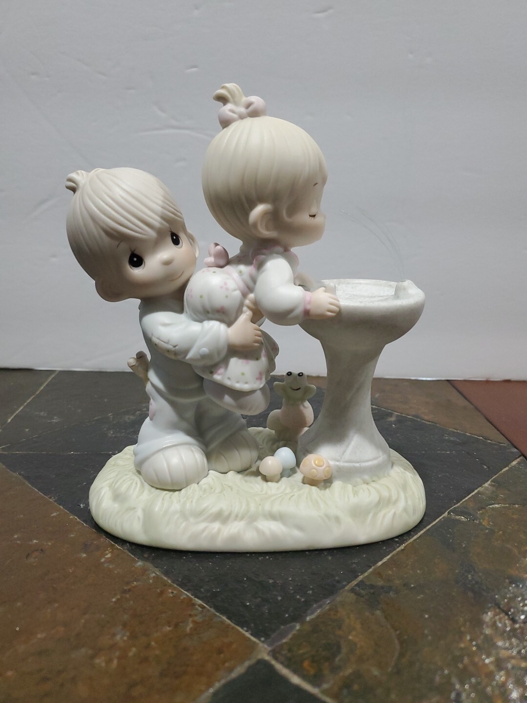 Precious Moments YOUR LOVE IS SO UPLIFTING #520675 retired 1988