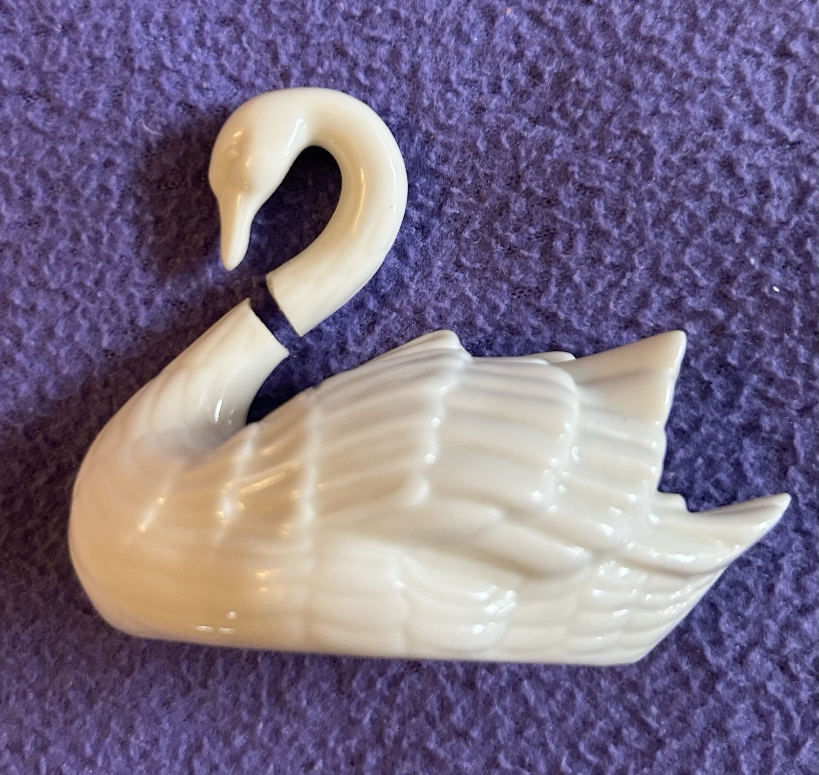 Vintage Lenox Porcelain Swan Place Card Holder/Cake Topper Ivory Broken
