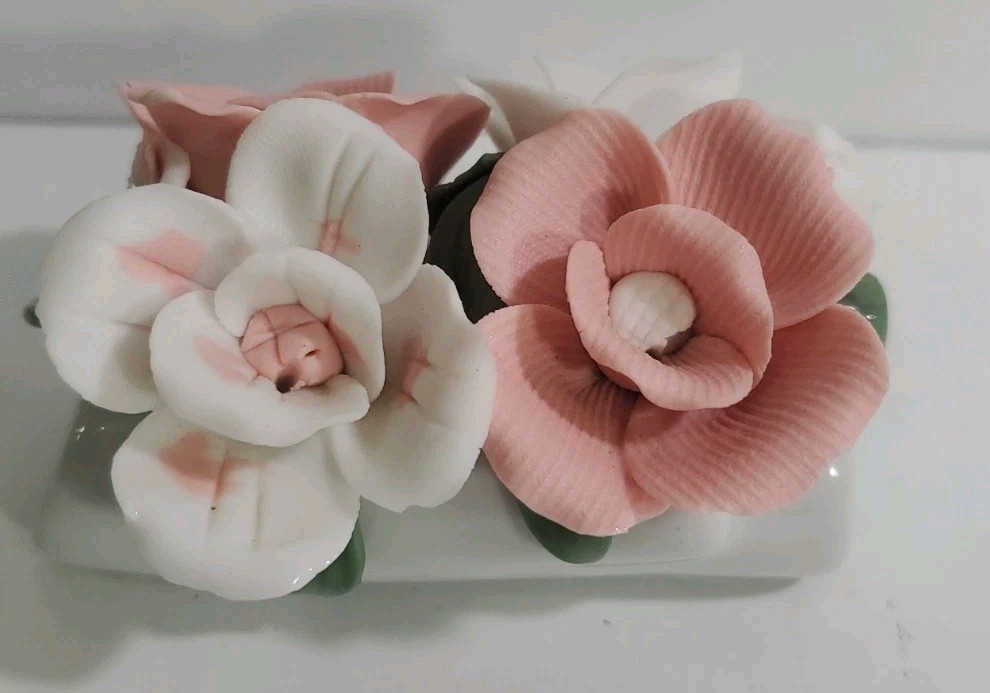 Vintage Capodimonte Style Pink Porcelain Rose Figure 3D Roses Romantic Decor 3.5