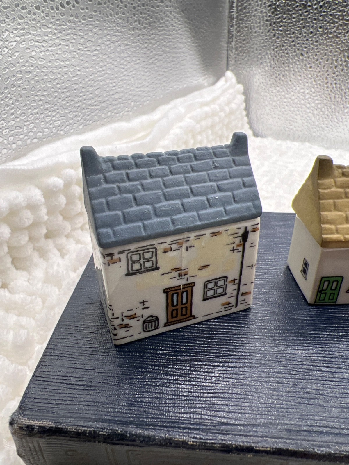 Lot Of 3 – Wade England – Whimsy on Way Morgan House , Antique Shop w Ryan (e)