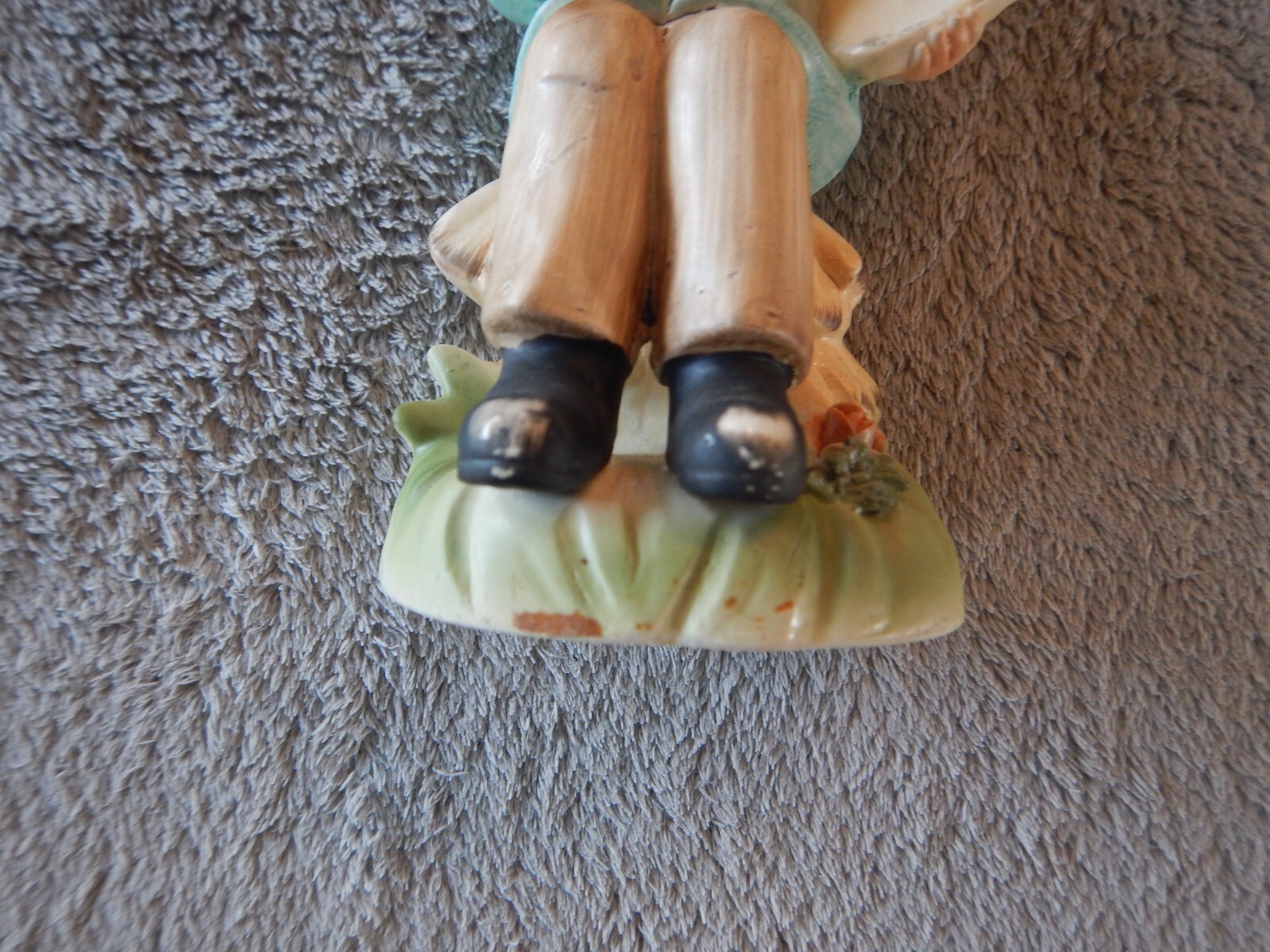 Royal Crown 6.5″ Ceramic Figurine – Little Artist