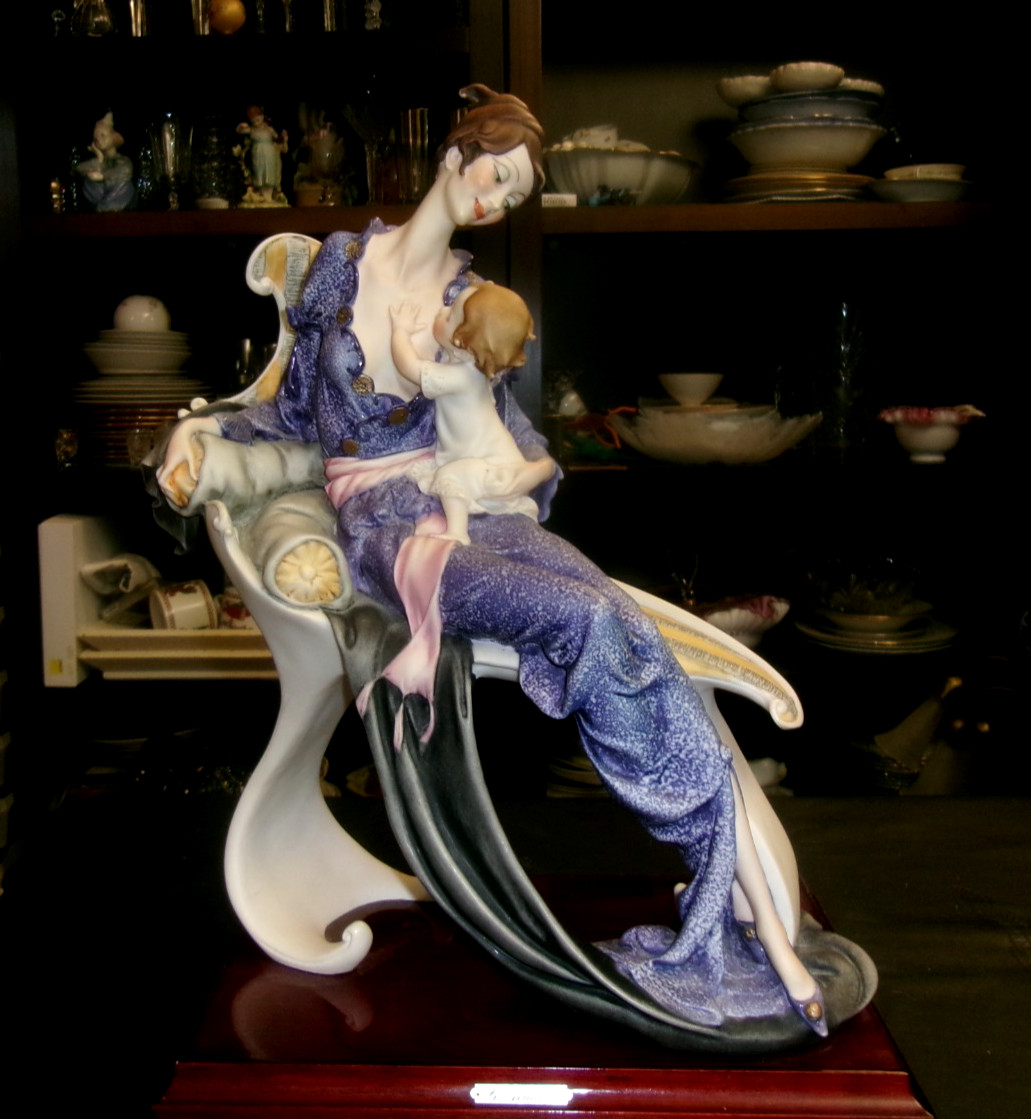 G. Armani 1987 Florence, Italy Figurine Mother & Baby Child 15.5″ x 10″