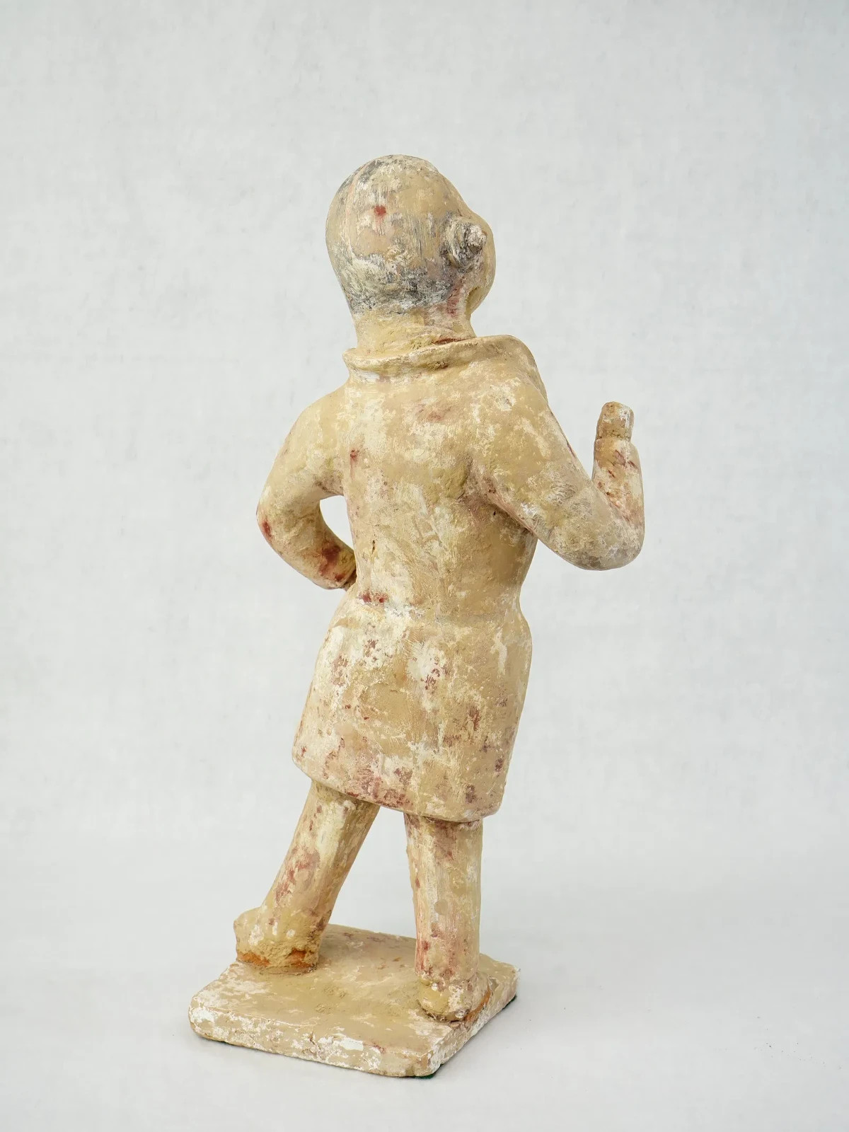 A Chinese Pottery Standing FigureTang Dynasty G2U