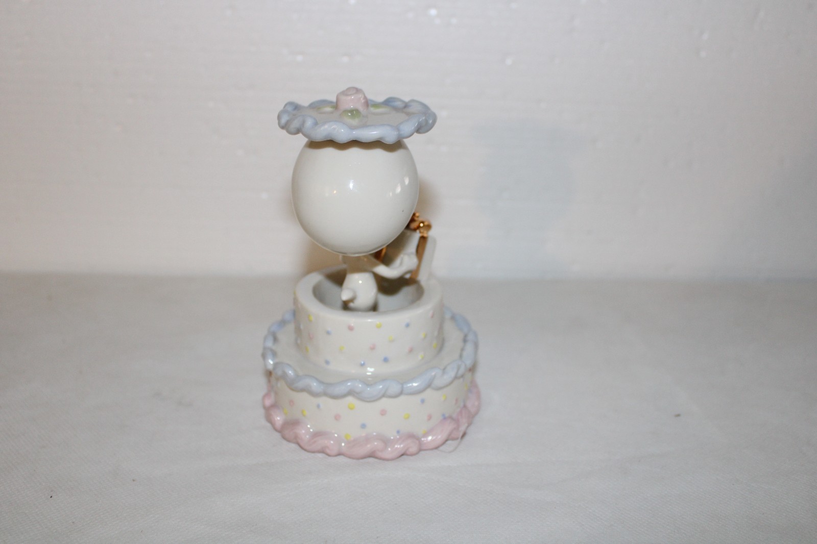 LENOX TWEETY BIRD BIRTHDAY 6 INCH FIGURINE