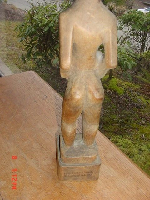 RARE VINTAGE ABORIGINIE CARVING OF WOMAN TAIWAN NATIVE 13 INCHES TALL