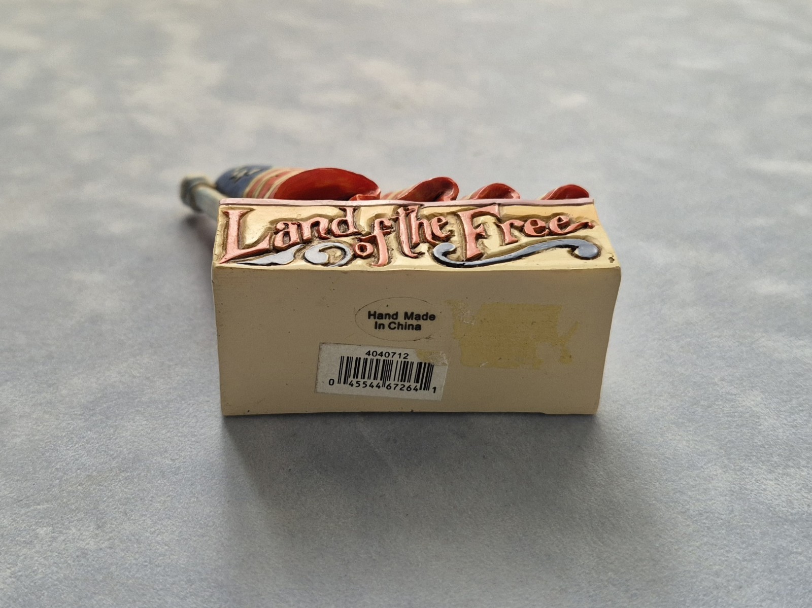 Jim Shore “LAND OF THE FREE” miniature free standing flag figure – HTF