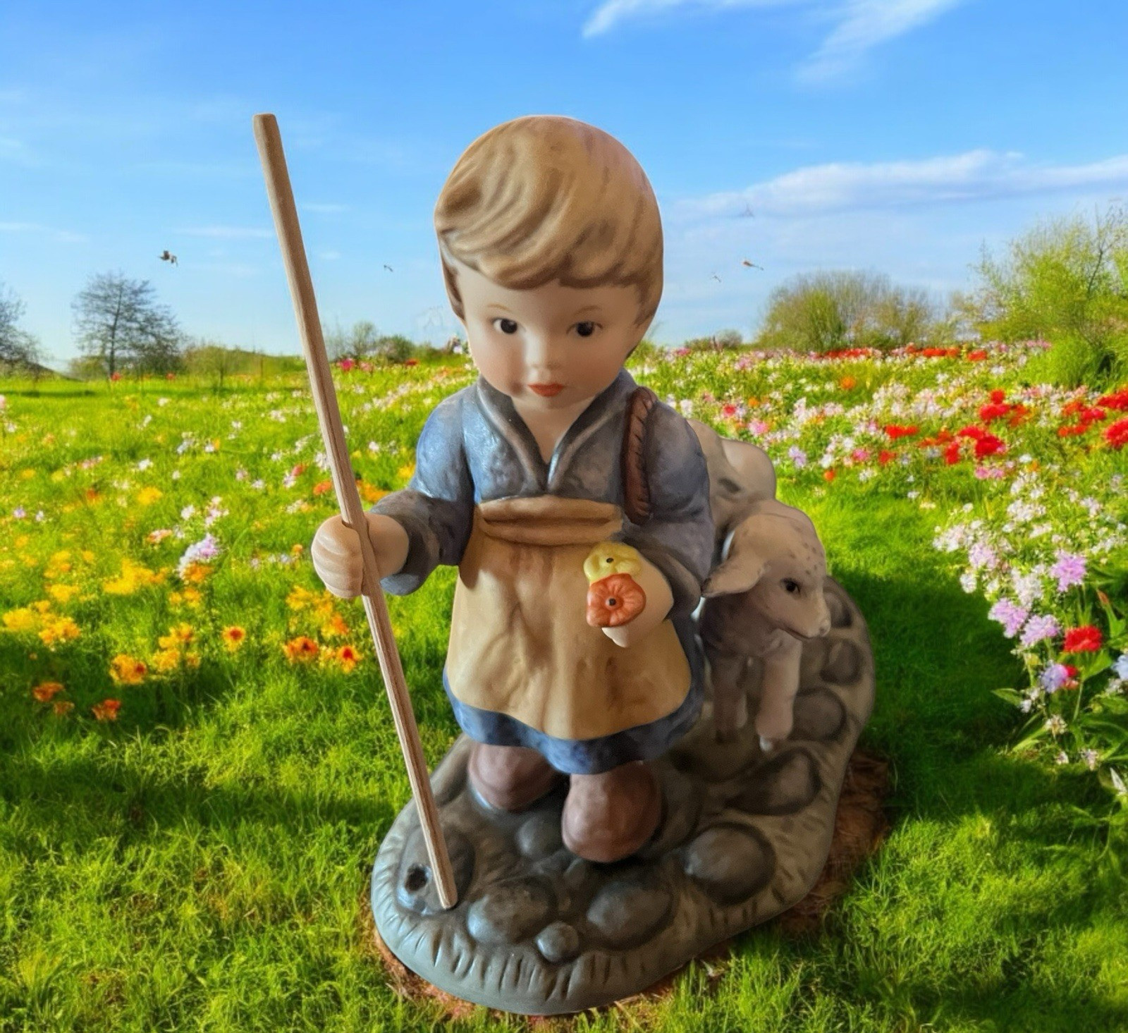 Goebel O Come All Ye Faithful Young Boy Shepherd Figurine 1997 BH 51 Vintage