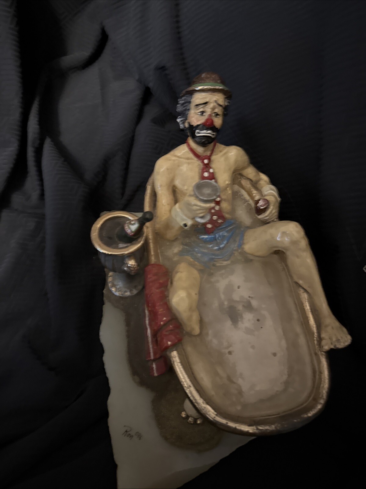 Ron Lee collection Emmett Kelly clown in bathtub drinking cold duck 15”