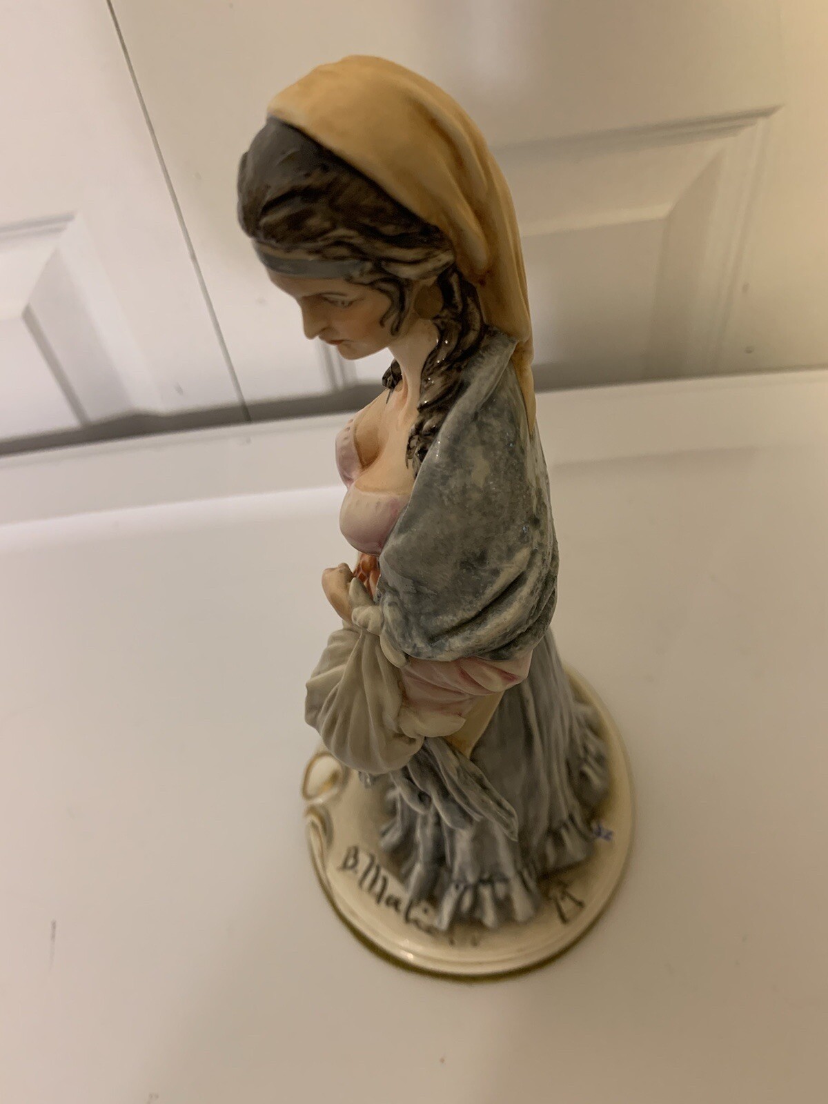 VINTAGE B. MERLI FIGURINE LADY WITH Bag Purse Shawl Head scarf 11″ H Capodimonte