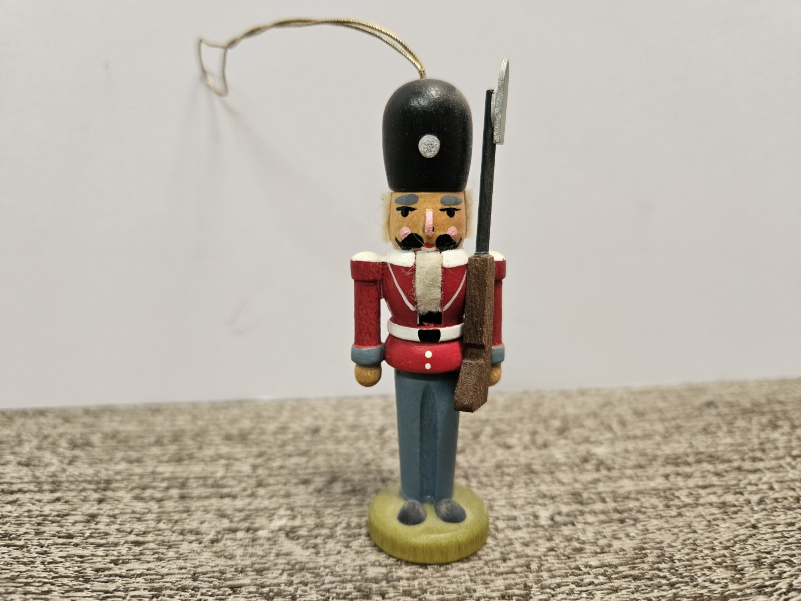 Echte Erzgebirgische Handarbeit Nutcracker Soldier 3” Made in Germany Figurine