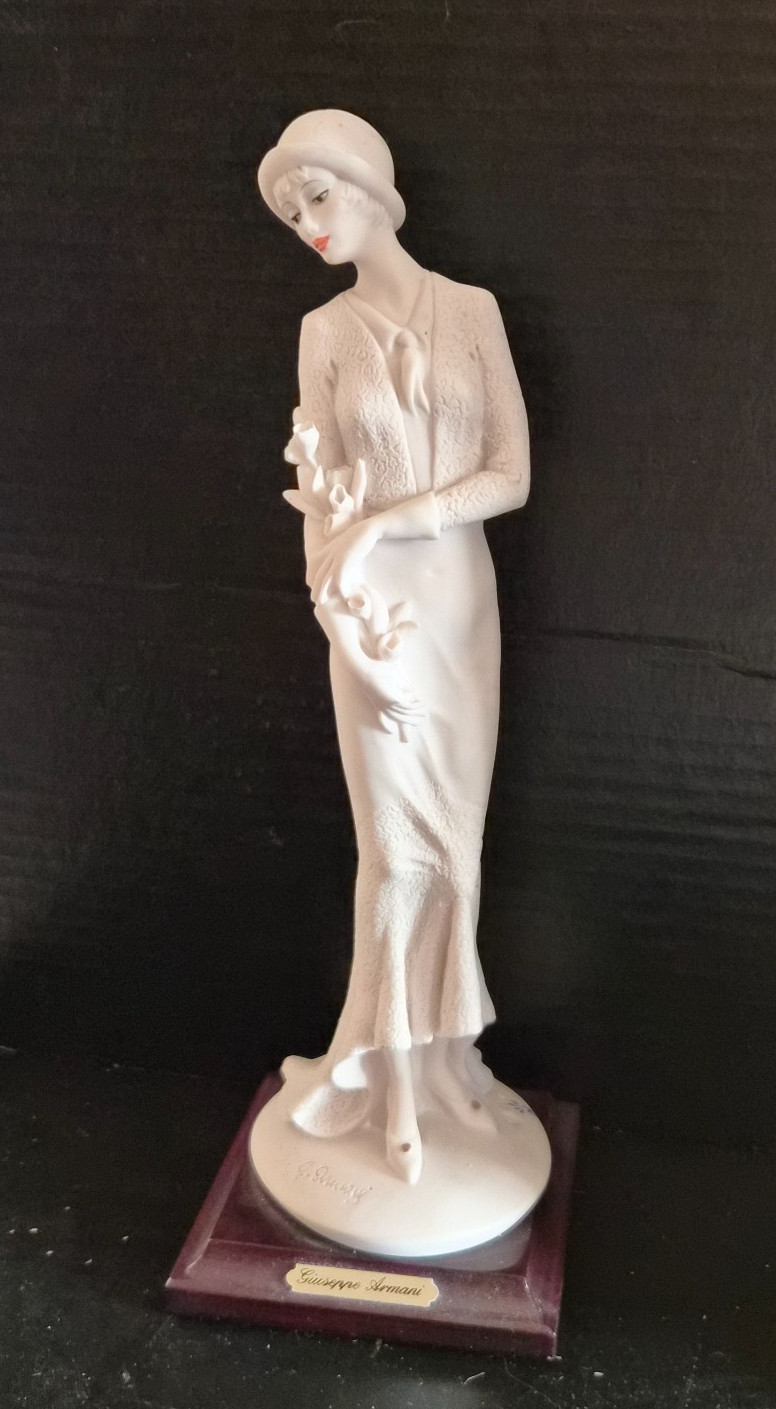 GIUSEPPE ARMANI Florence Lady With Flowers Figurine Italy Porcelain 10.25in