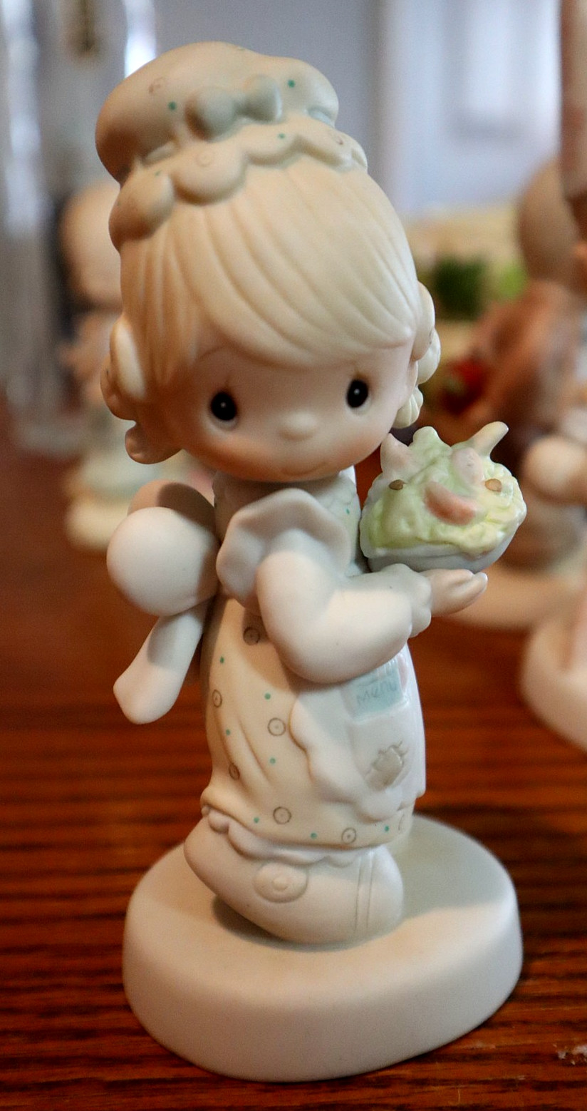 Precious Moments E-7157 There Joy Serving Jesus Figurine 1981 Jonathon & David
