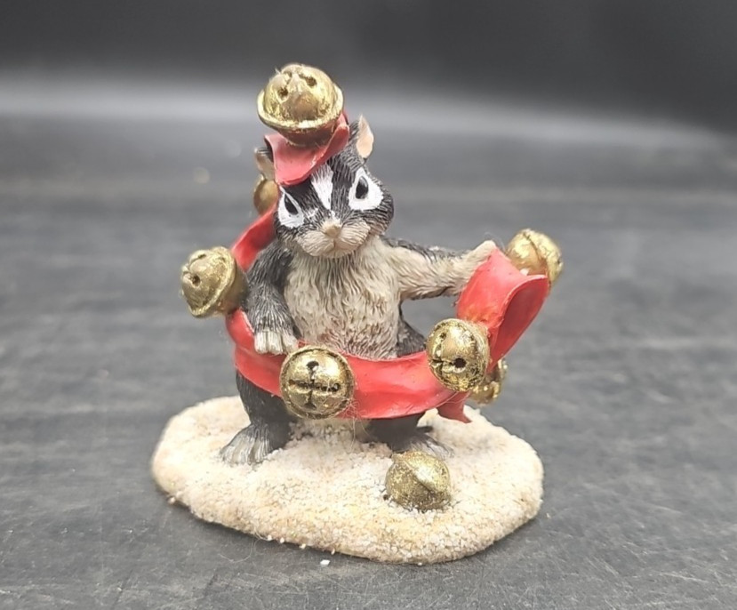 Charming Tails figurine silvestri fitz floyd skunk jingle bell christmas holiday