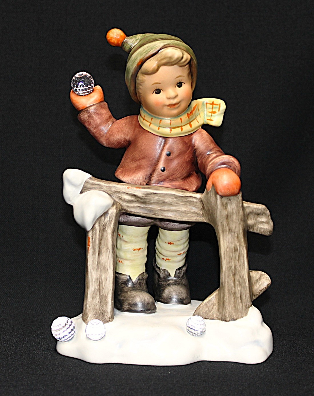 Rare Hummel Wintertime Fun Swarvoski Limited Ed. 347/1,999 6 1/2″ Figurine MINT