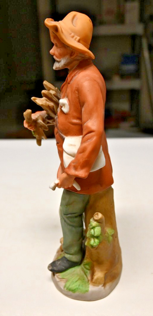 Vintage Homco 10″ Porcelain Figurine #8884 Old Man Carrying a Bundle of Wood